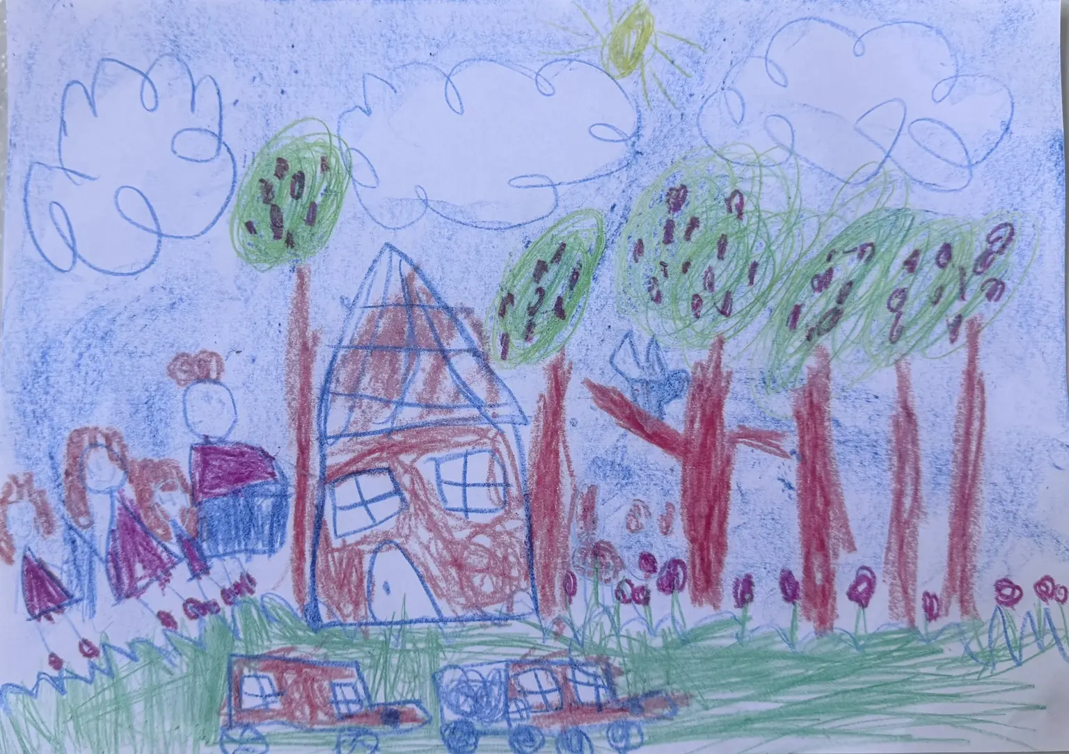 Casa, bosque e crianças em desenho colorido de Maria Anita